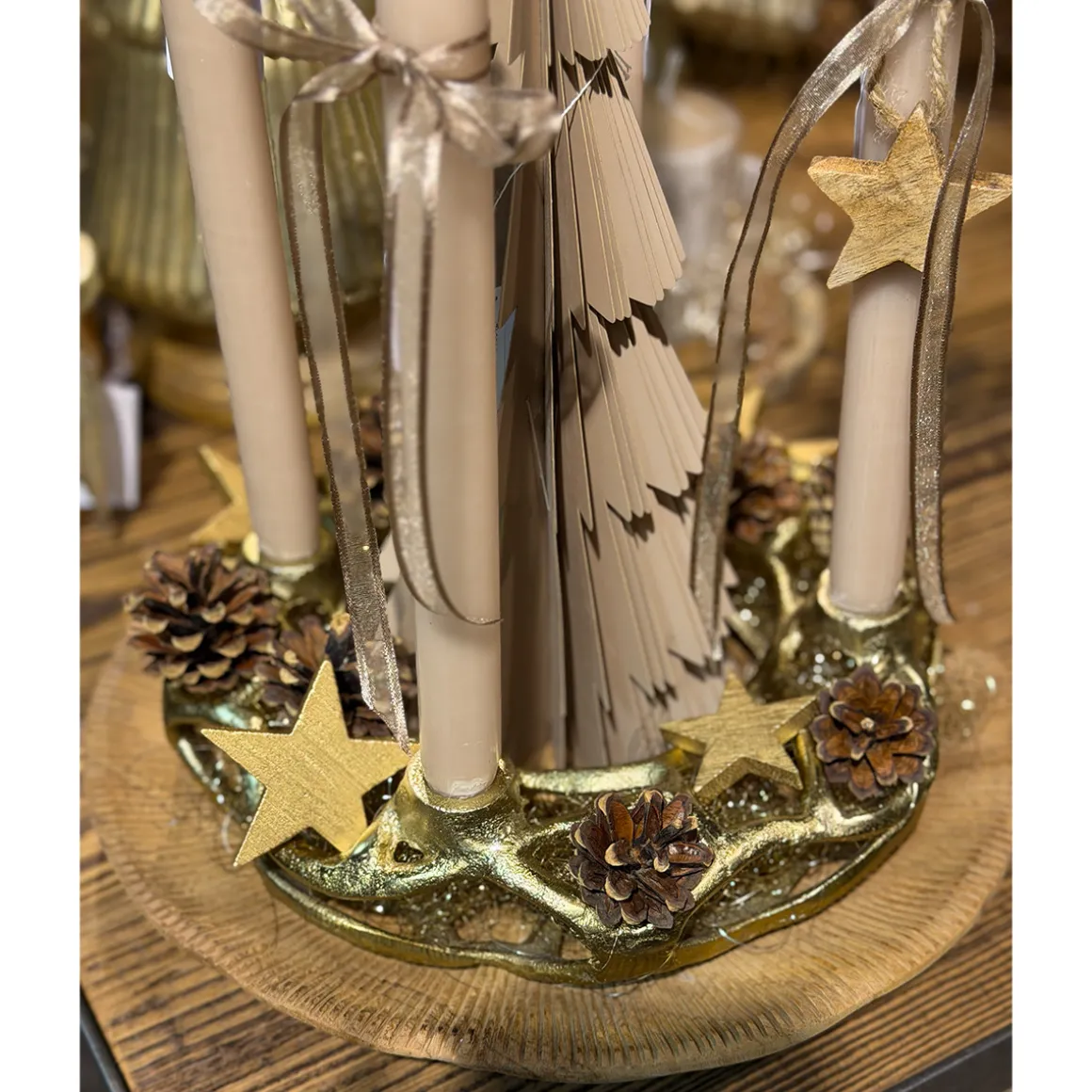 Adventskranz Ornamente gold, Weihnachtskranz aus Metall, geeignet für 4 Stabkerzen, Ø25cm