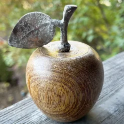 Deko Apfel, Holzapfel mit silbernem Stil und Blatt, 10cm, Mangoholz