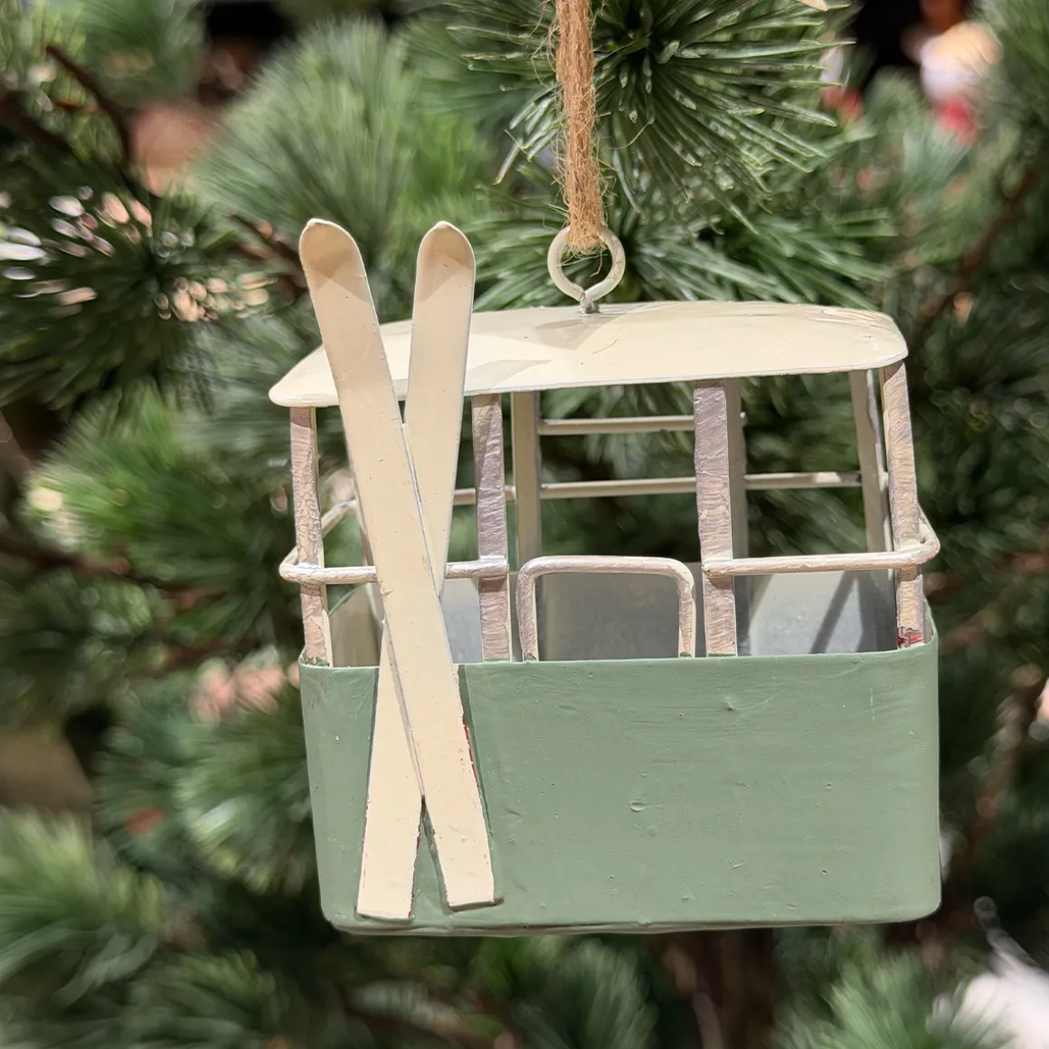 Deko Gondel mit Ski, kleine Seilbahn, rot, grün, blau oder gelb, Skigondel aus Metall, Hänger