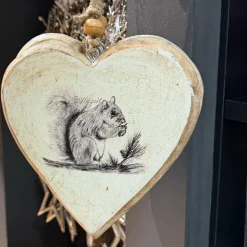 Deko Herz Nostalgielook, Holzherz mit Eichhörchen used look, 18x20cm, Hänger