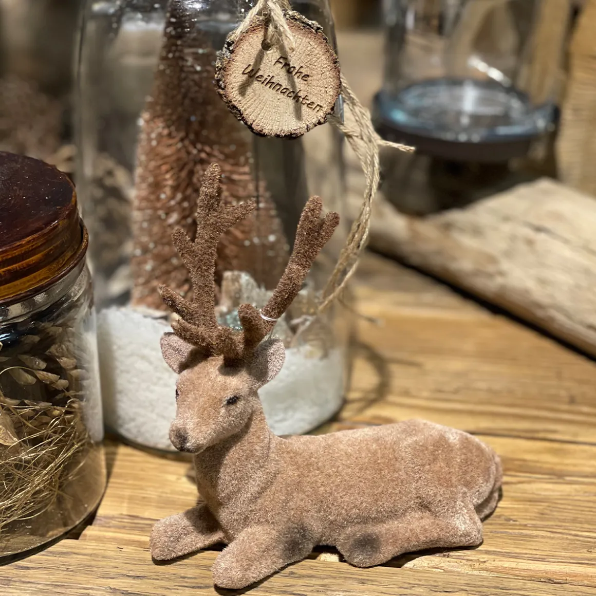 Deko Hirsch, Hirsch samtlook, braun beflockt, liegend, 14cm