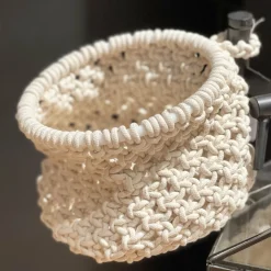 Deko Korb Boho gehäckelt, Makramee-Korb mit Schlaufe, 16x13cm