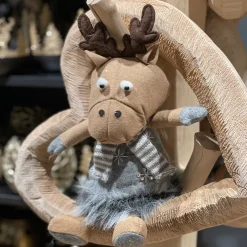 Deko Rentier, Weihnachtsrentier Sven, graues Kleid und Schal, 36cm