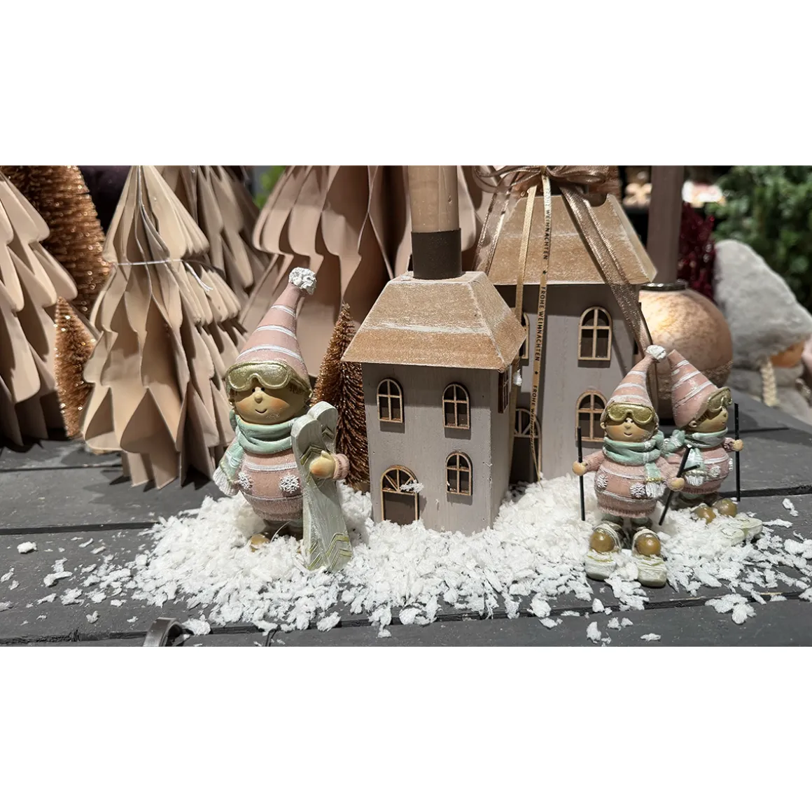 Dekofigur Skifahrer mit Skibrille, Winterkind mit Ski und Riesenpulli, 12cm