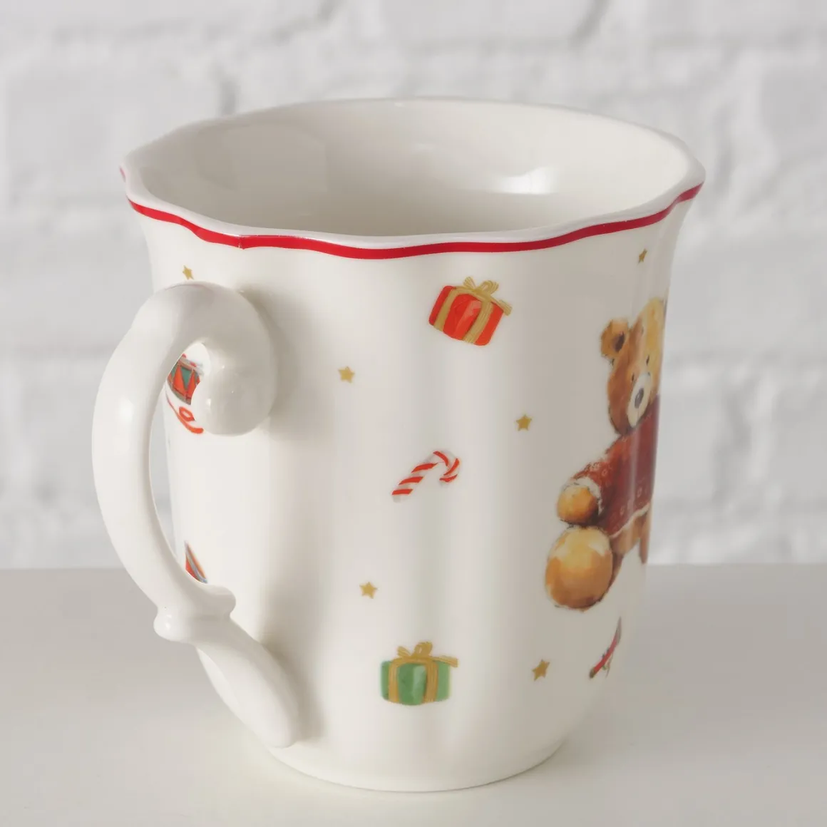 Deko Weihnachtsbecher Bailey, Keramikbecher mit Teddy-Motiv, 350ml, Boltze Home Collections