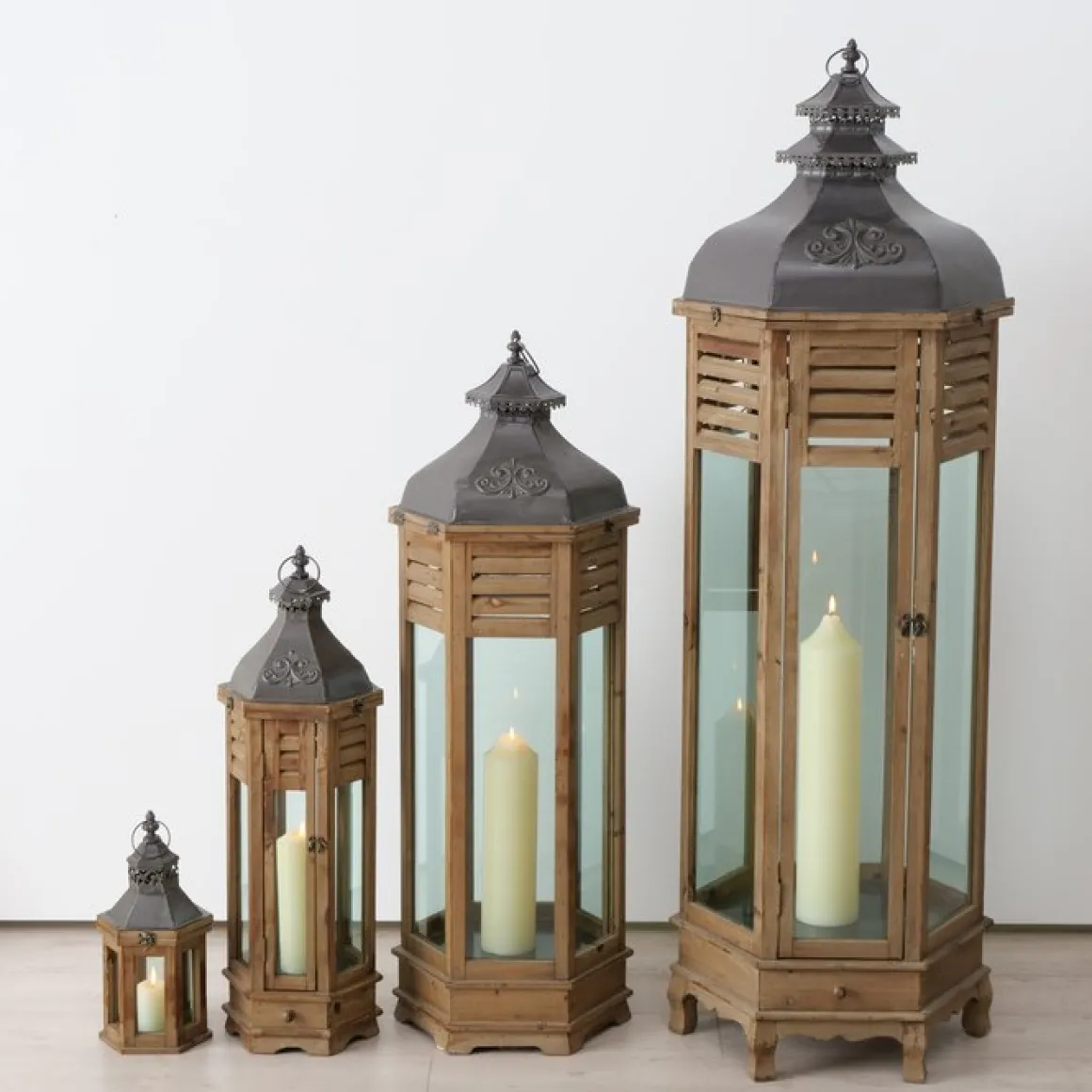 Holz Laterne Hector, lange schmale Holzlaterne mit Schublade und Metalldach, 115x40cm, Boltze Home C