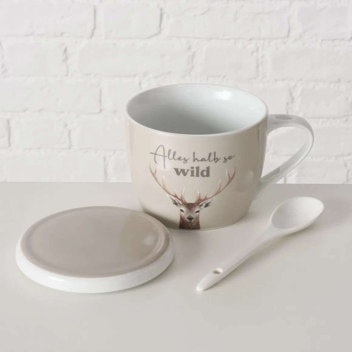 Jumbobecher Hirsch, Porzellanbecher mit Henkel, Deckel und Löffel, Alles halb so wild, Boltze Home Collections