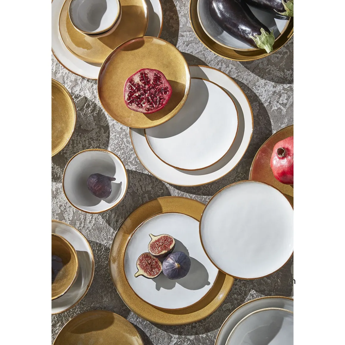 Keramik Unterteller, Tabo, handgefertigt, weiß, Rand braun, Ø14cm, Mica Decorations