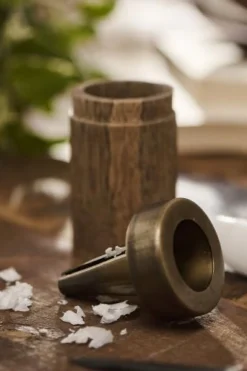 Kerzenspitzer für 1,3 und 2,2cm Kerzen, Holzbehälter-Metall, Ib Laursen