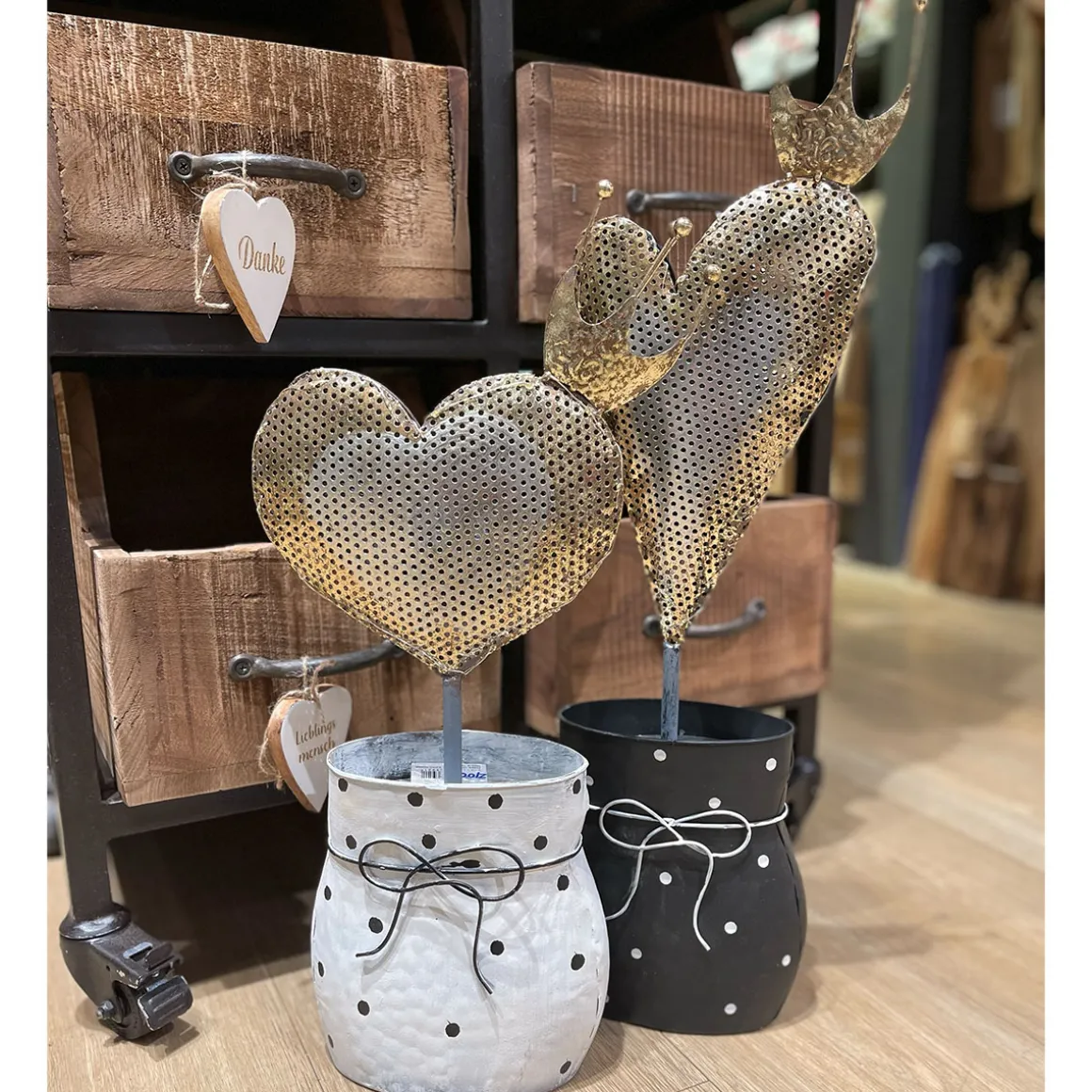 LED Weihnachtsgeschenk Herz, Metallherz, Herz im Topf weiß-gold, 24x74cm