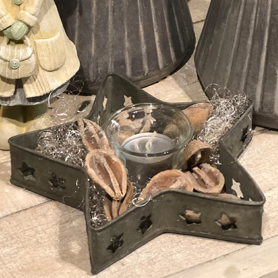 Teelichthalter Weihnachten grau used look, Zinkstern, Zinkschale mit Sterne