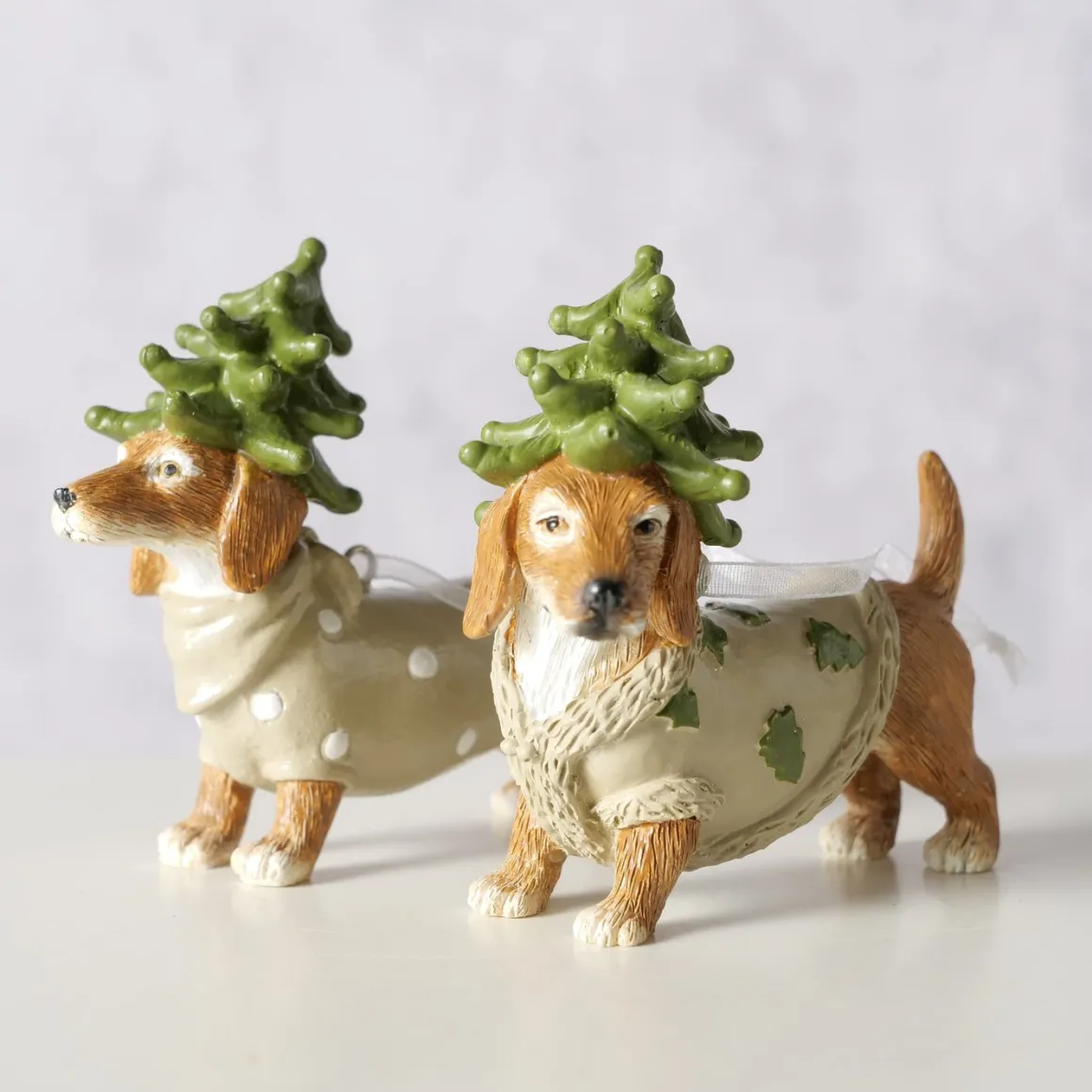 Weihnachtshänger Dackel Xander, Dackel mit Pullover und Tannenbaum-Hut, Boltze Home Collections