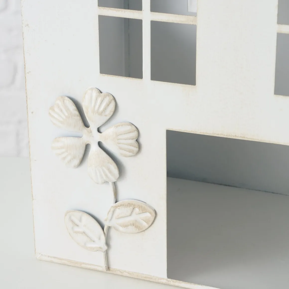 Windlicht Haus Mariele, Metallhaus weiß mit Herz und Blume, 27x35cm, Boltze Home Collections